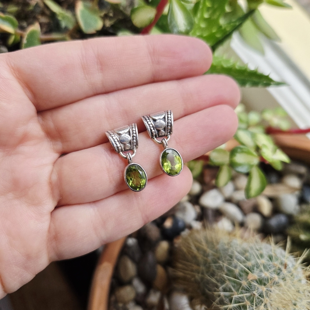 Vintage 925 Sterling Silver Peridot Dangle Drop Stud Earrings